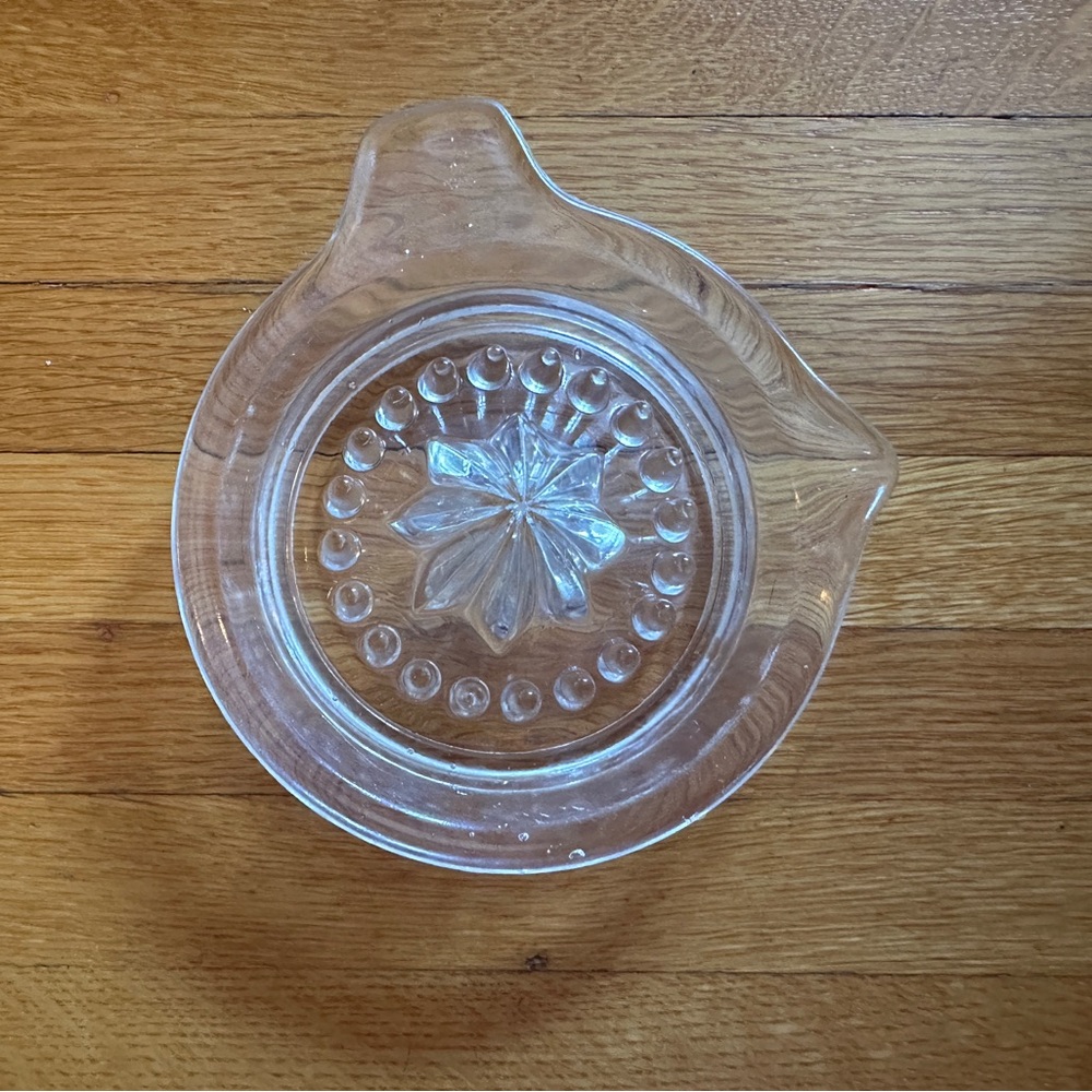 Vtg Depression Glass Citrus Reamer